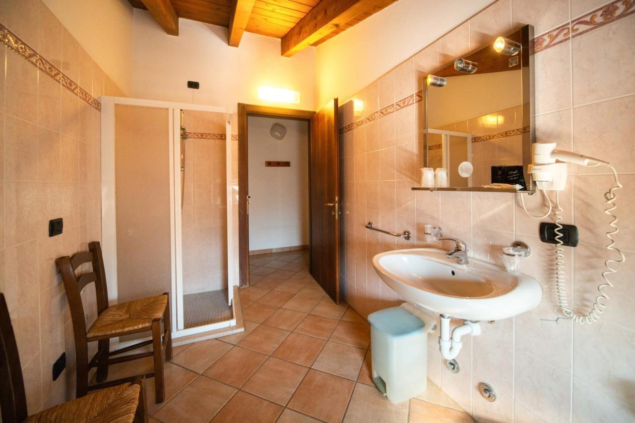 Albergo Al Platano Caprino Veronese Exterior foto